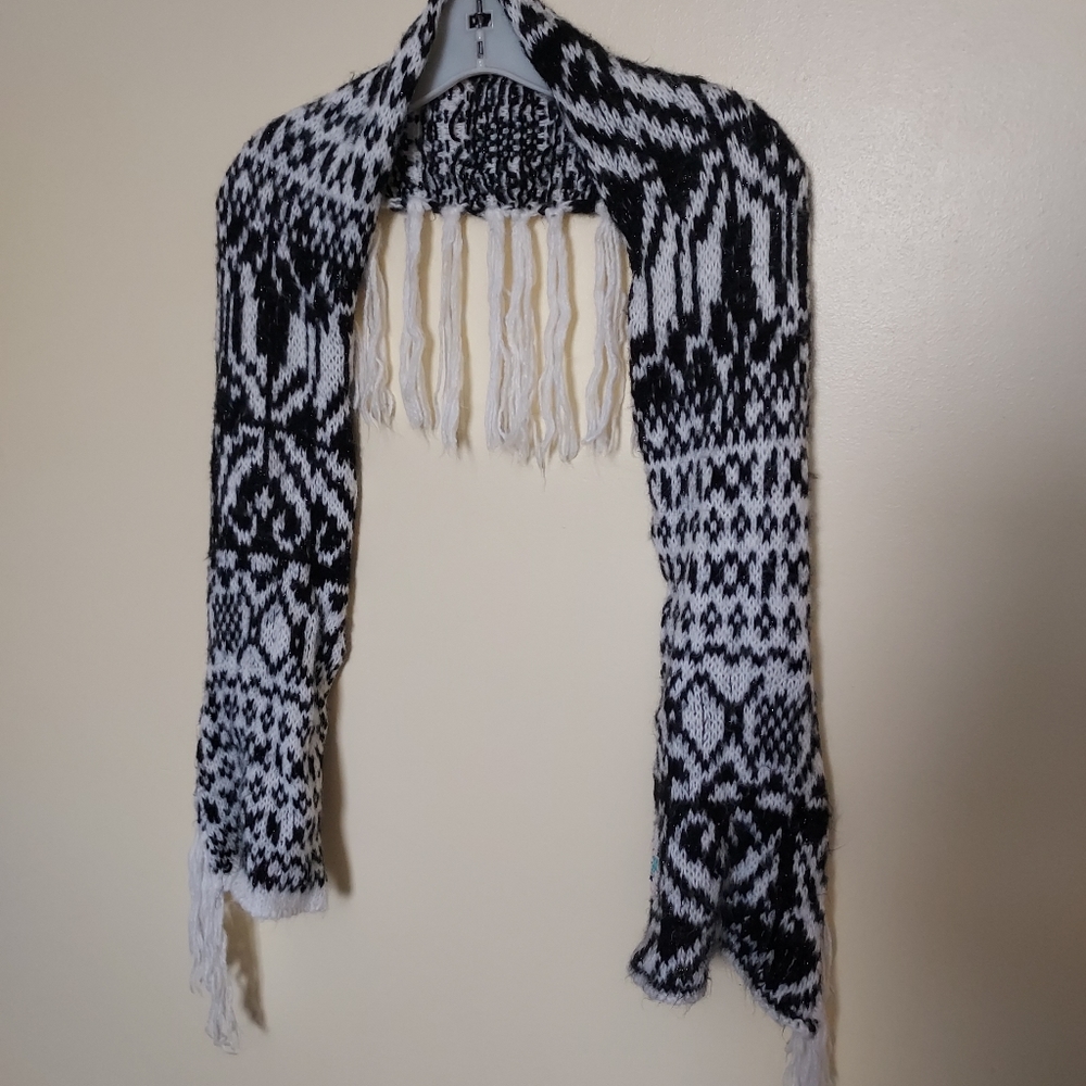 Fun Black & white Boho knit fringed shawl scarf 60" Winter Cool Weather